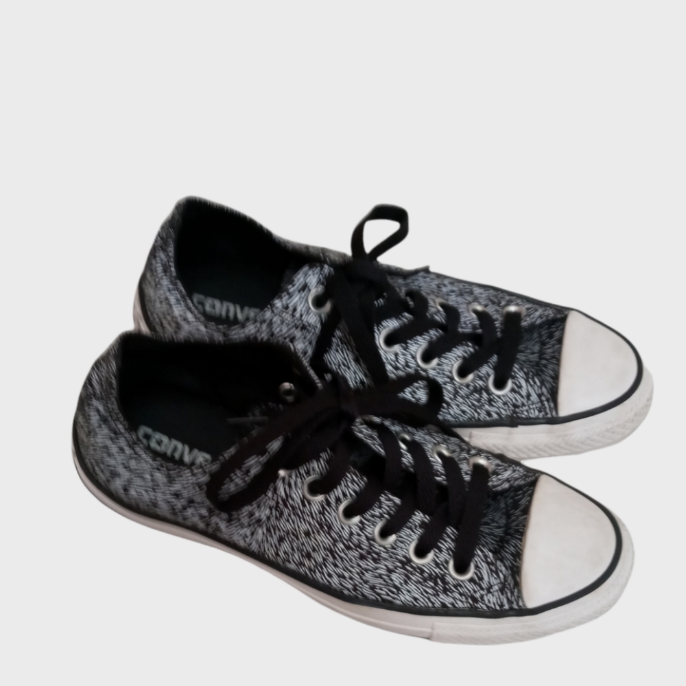 Converse All Stars women's shoes Size 6.5 Black/White Color